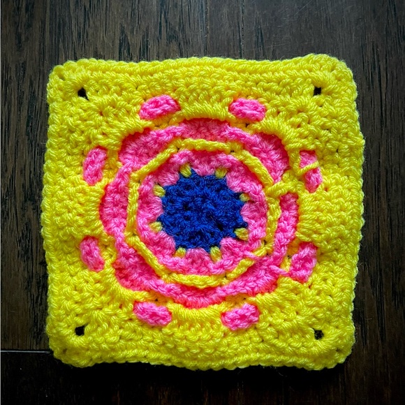 Crochet retro daisy square. - Picture 3 of 3